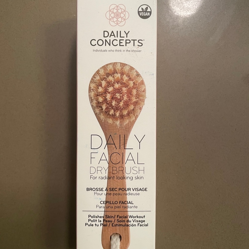 Daily Concepts Facial Dry Brush